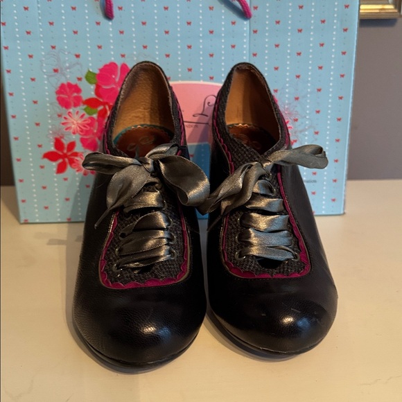 Poetic License Backlash Black and Pink Lace-Up Heels (7.5) - Picture 2 of 9